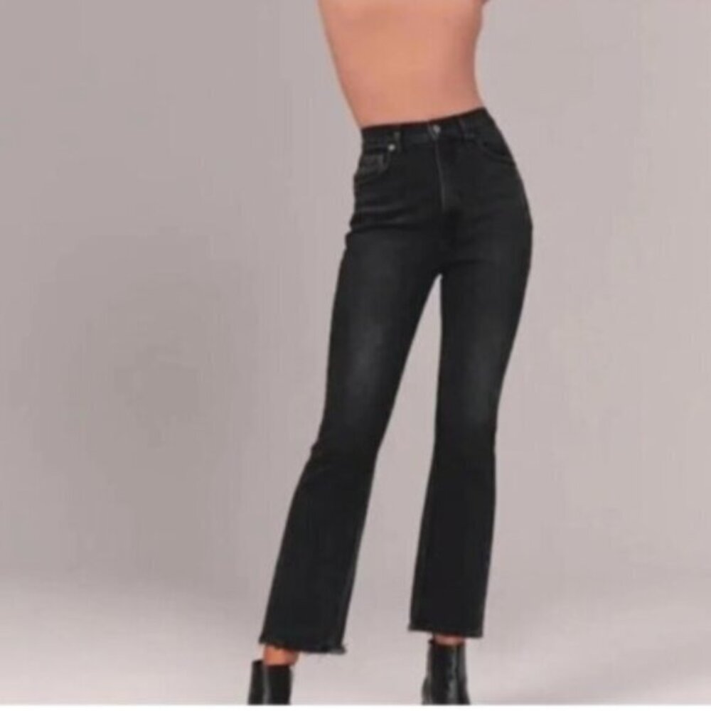 Abercrombie & Fitch The Kick Flare Ultra High Rise in Black Size 24
